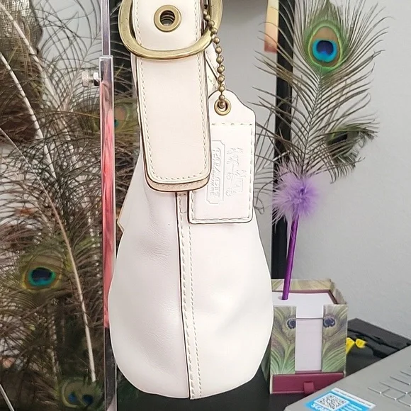 SOLD Coach 2008 Winter White Shoulder Bag - Picture 4 of 16